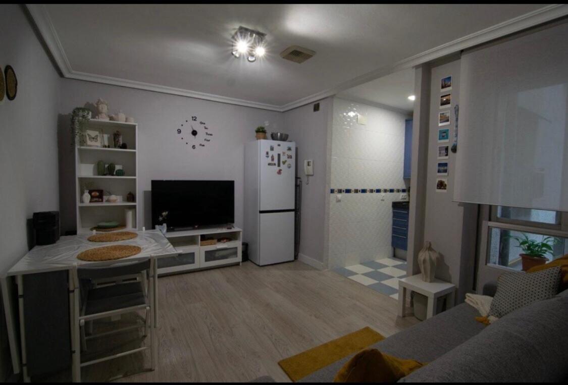 Apartamento En Plena Calle Uria Oviedo